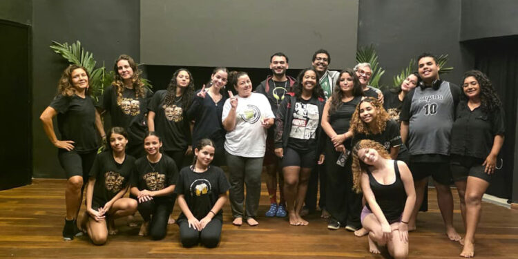 Projeto Tecendo Talentos oferece oportunidade de aprendizado e expressão artística para crianças e adultos. Foto: Divulgação